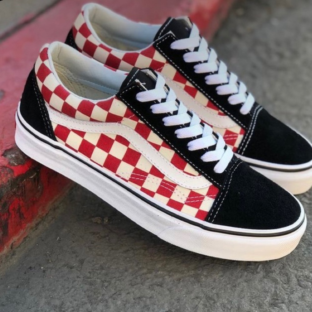 Original Checkered black and red Vans